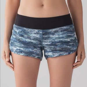 Aerial drift water speed up Lululemon shorts